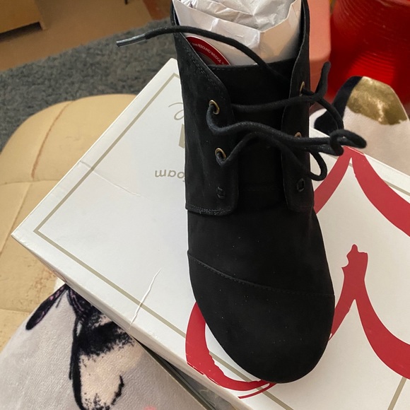 Mia memory foam ankle boot! Black - Size 8.0M - Picture 5 of 5